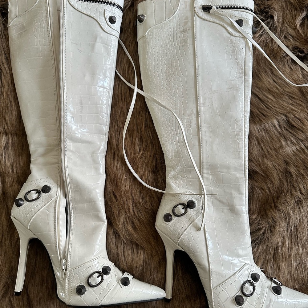 Elegant White Knee-High Boots